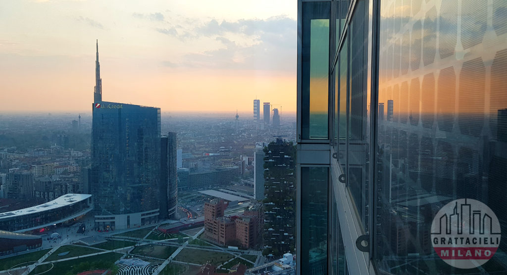 Tramonto su Milano dal Belvedere di Palazzo Lombardia